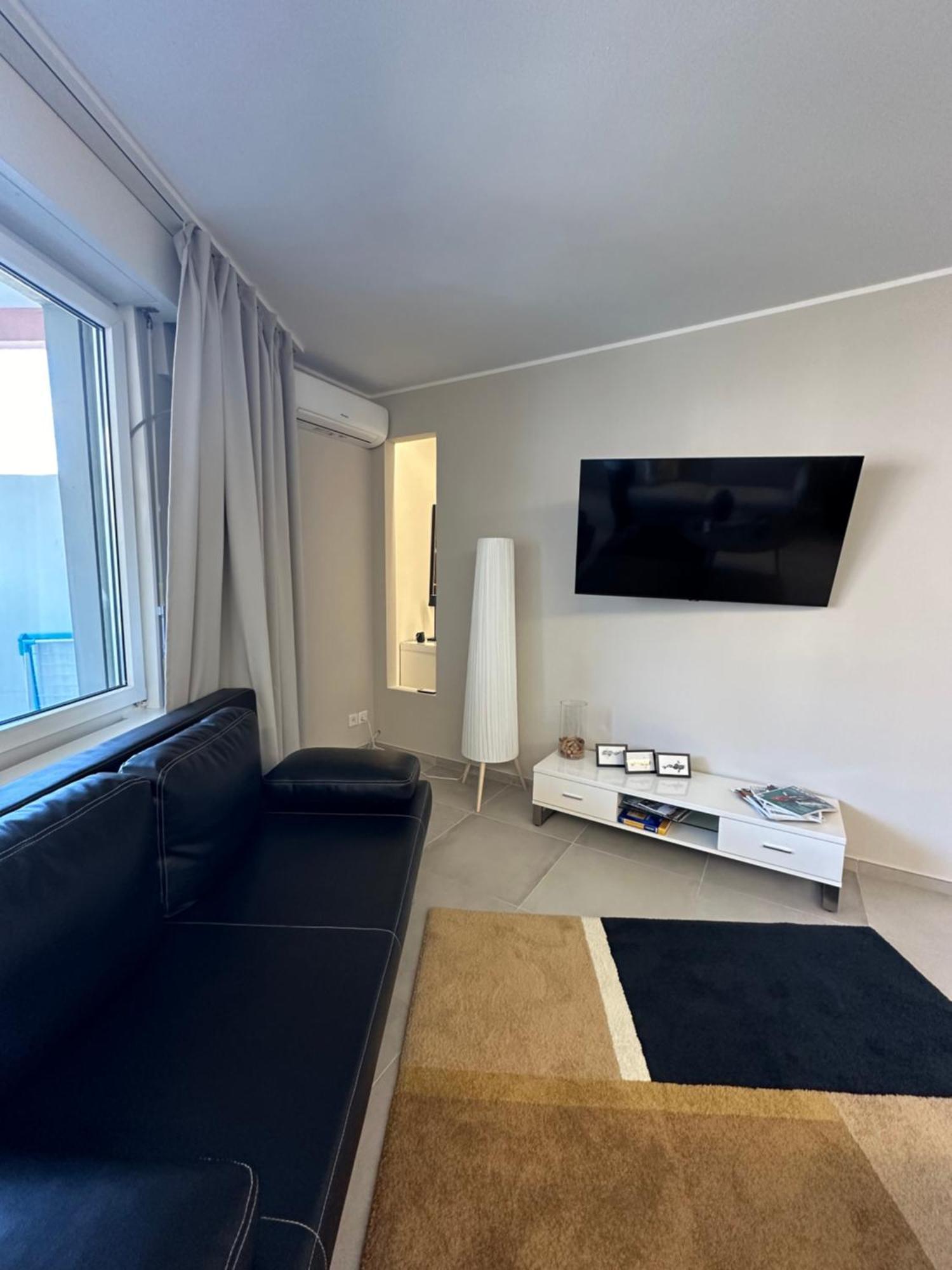 Bellavista Apartment Бисон Екстериор снимка